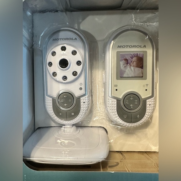 Motorola Digital Video baby Monitor 1.5’ LCD, 2-Way/ WIRELESS-NEW W/box no tags - Picture 2 of 11